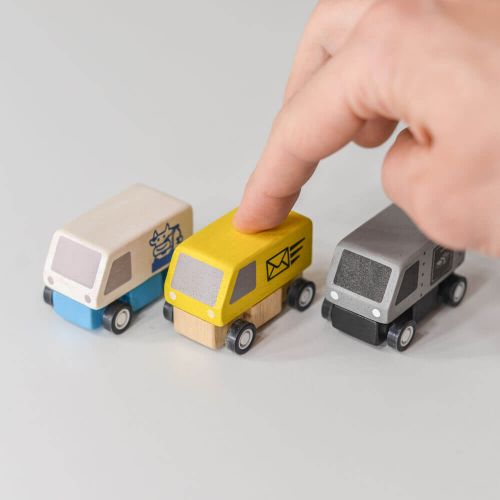 Delivery vans Plan Toys