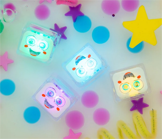 4 cubos Iluminados Act. por Agua - Multicolor Glo Pals