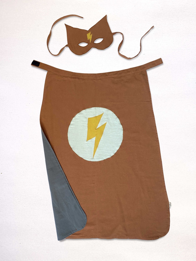 Disfraz Capa y antifaz Super Camel Rayo OJOS GRANDES